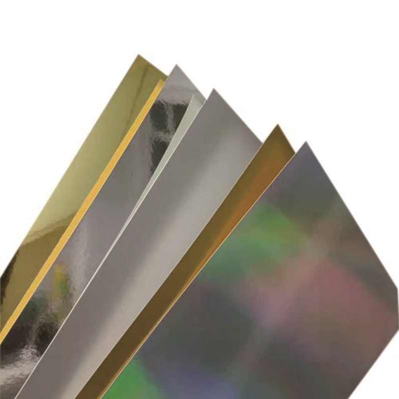 白酒包裝製作：金銀卡展示