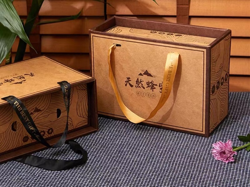 牛皮紙禮品包裝盒定製